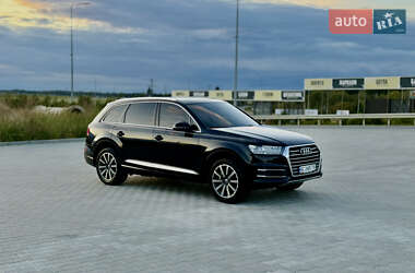 Позашляховик / Кросовер Audi Q7 2016 в 