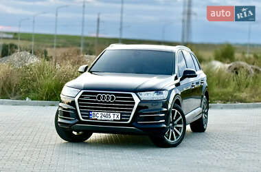 Позашляховик / Кросовер Audi Q7 2016 в 