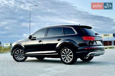 Позашляховик / Кросовер Audi Q7 2016 в 