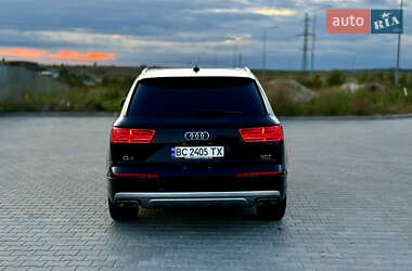 Позашляховик / Кросовер Audi Q7 2016 в 