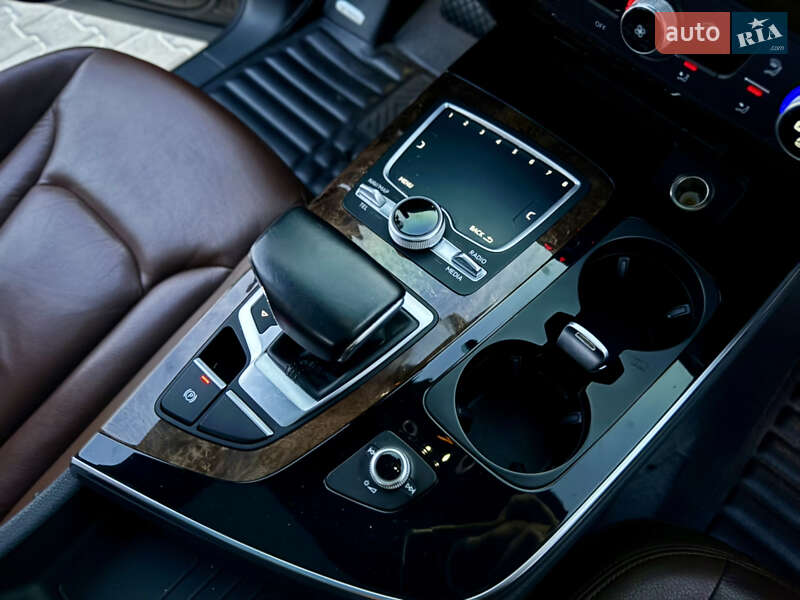 Позашляховик / Кросовер Audi Q7 2016 в Тернополі