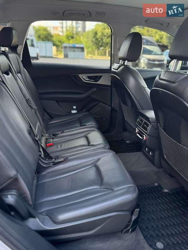 Позашляховик / Кросовер Audi Q7 2018 в Львові