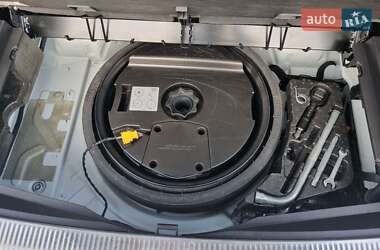 Внедорожник / Кроссовер Audi Q7 2014 в 