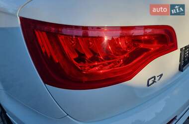 Внедорожник / Кроссовер Audi Q7 2014 в 