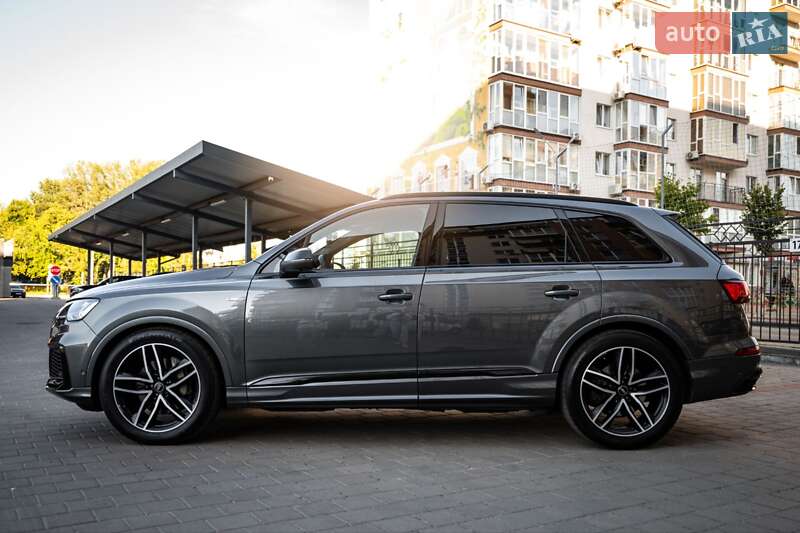 Внедорожник / Кроссовер Audi Q7 2019 в Житомире