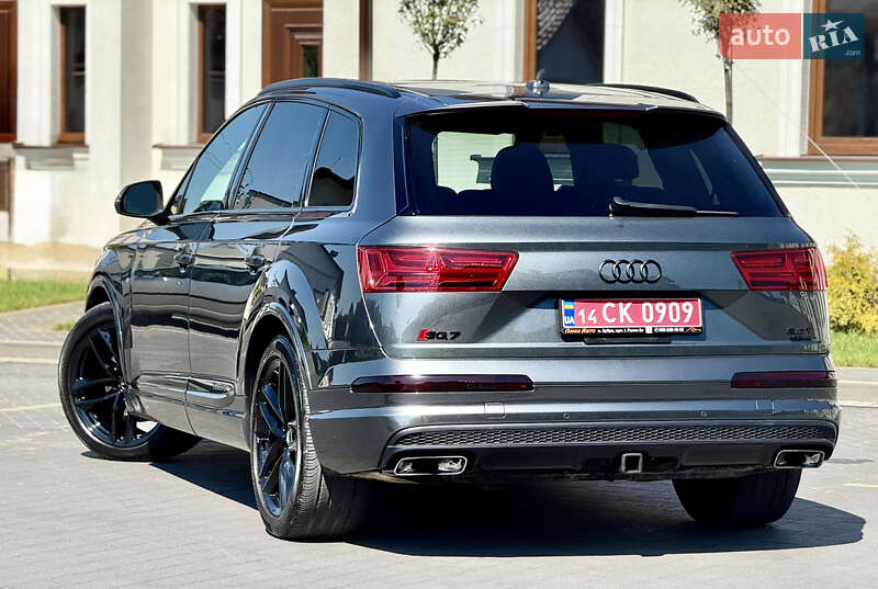Позашляховик / Кросовер Audi Q7 2017 в Львові