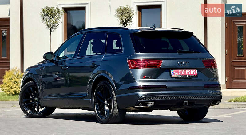 Позашляховик / Кросовер Audi Q7 2017 в Львові