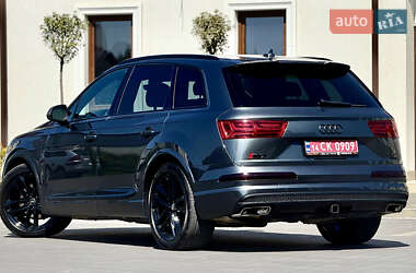 Внедорожник / Кроссовер Audi Q7 2017 в 