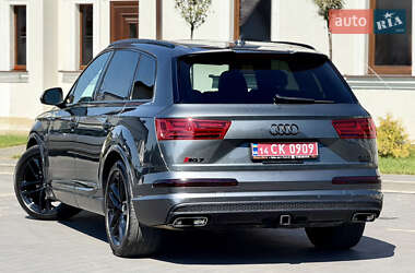 Внедорожник / Кроссовер Audi Q7 2017 в 