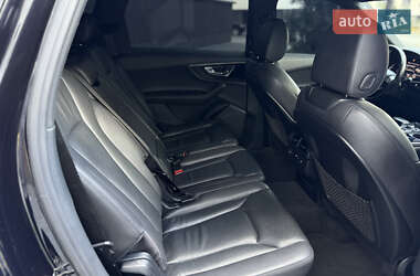 Внедорожник / Кроссовер Audi Q7 2016 в 