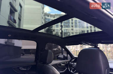 Внедорожник / Кроссовер Audi Q7 2016 в 