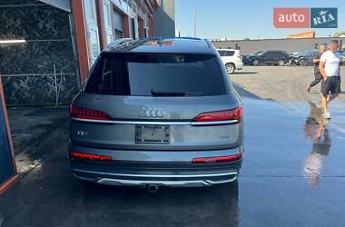 Внедорожник / Кроссовер Audi Q7 2020 в 