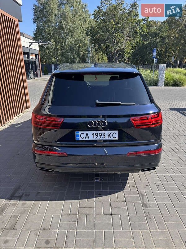 Внедорожник / Кроссовер Audi Q7 2016 в Черкассах