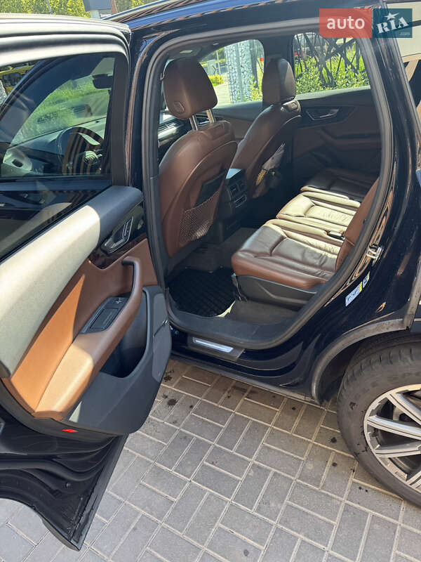 Внедорожник / Кроссовер Audi Q7 2016 в Черкассах