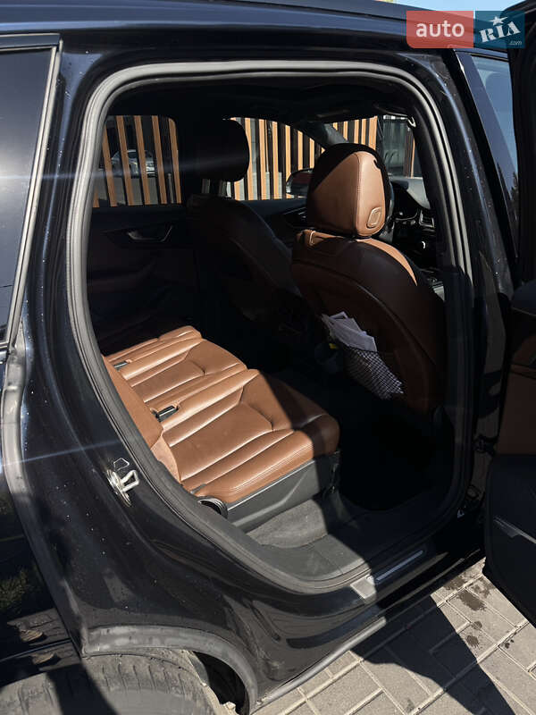 Внедорожник / Кроссовер Audi Q7 2016 в Черкассах