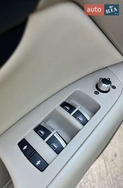 Позашляховик / Кросовер Audi Q7 2012 в 