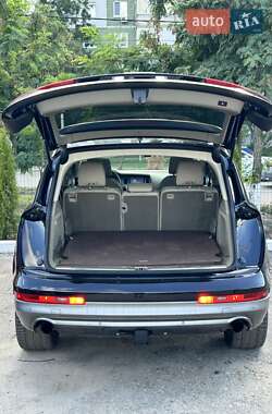 Позашляховик / Кросовер Audi Q7 2012 в 