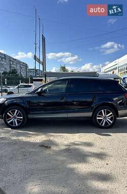 Позашляховик / Кросовер Audi Q7 2012 в 
