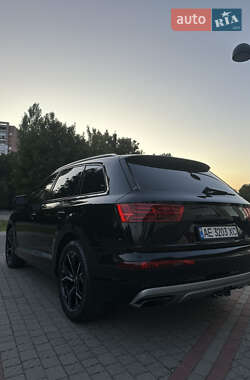 Внедорожник / Кроссовер Audi Q7 2018 в 