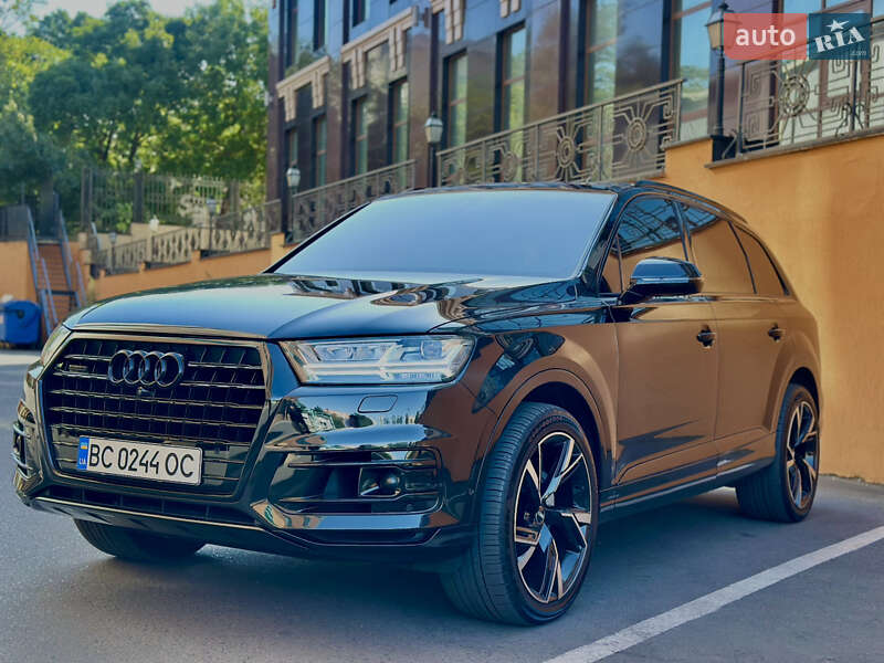 Внедорожник / Кроссовер Audi Q7 2019 в 