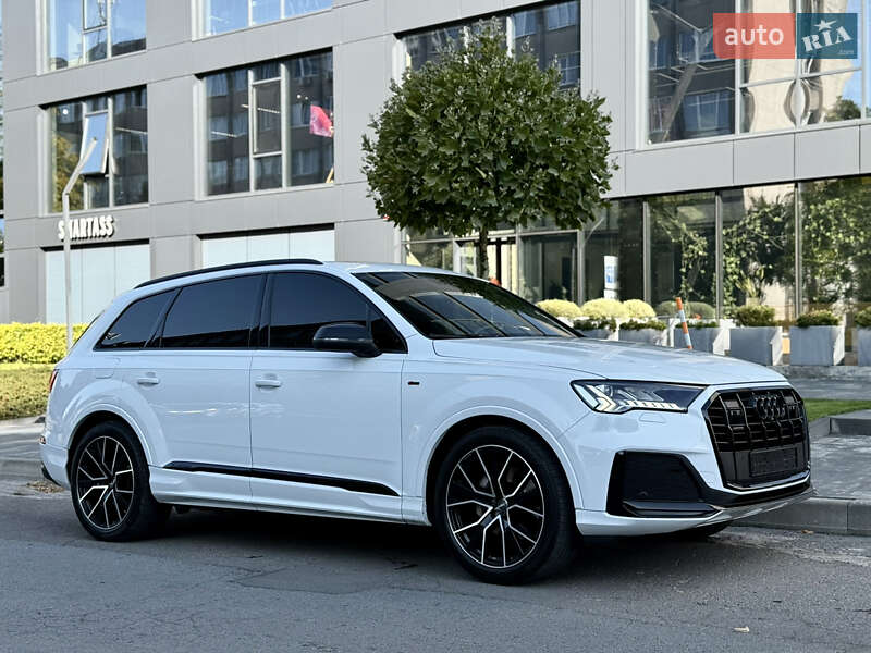 Позашляховик / Кросовер Audi Q7 2021 в Львові