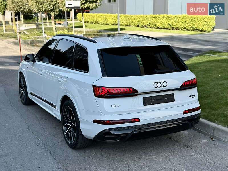 Позашляховик / Кросовер Audi Q7 2021 в Львові