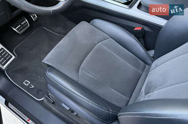 Внедорожник / Кроссовер Audi Q7 2021 в 