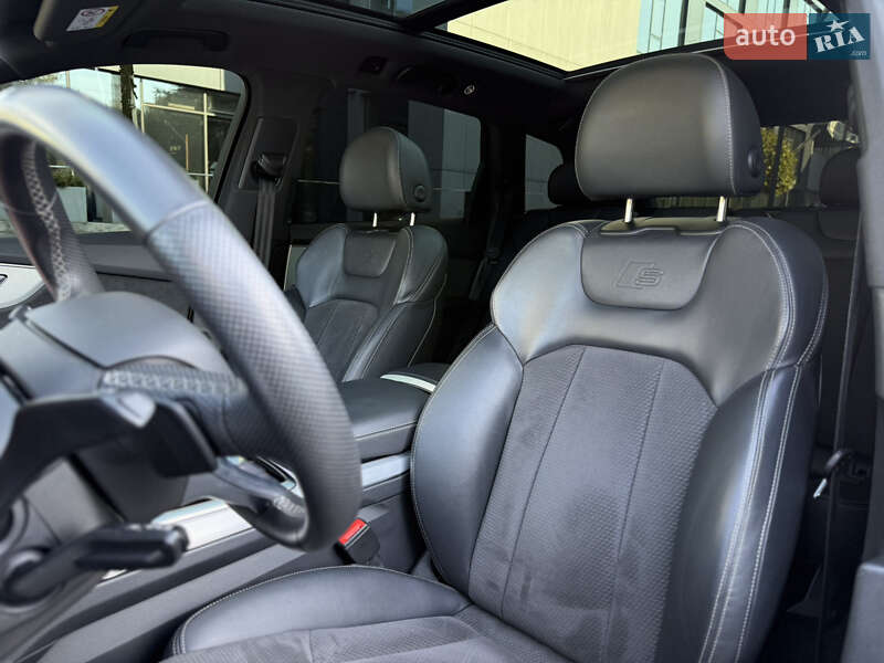 Позашляховик / Кросовер Audi Q7 2021 в Львові