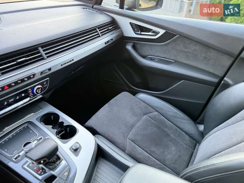 Позашляховик / Кросовер Audi Q7 2019 в Києві фото 32 Позашляховик / Кросовер Audi Q7 2019 в Києві