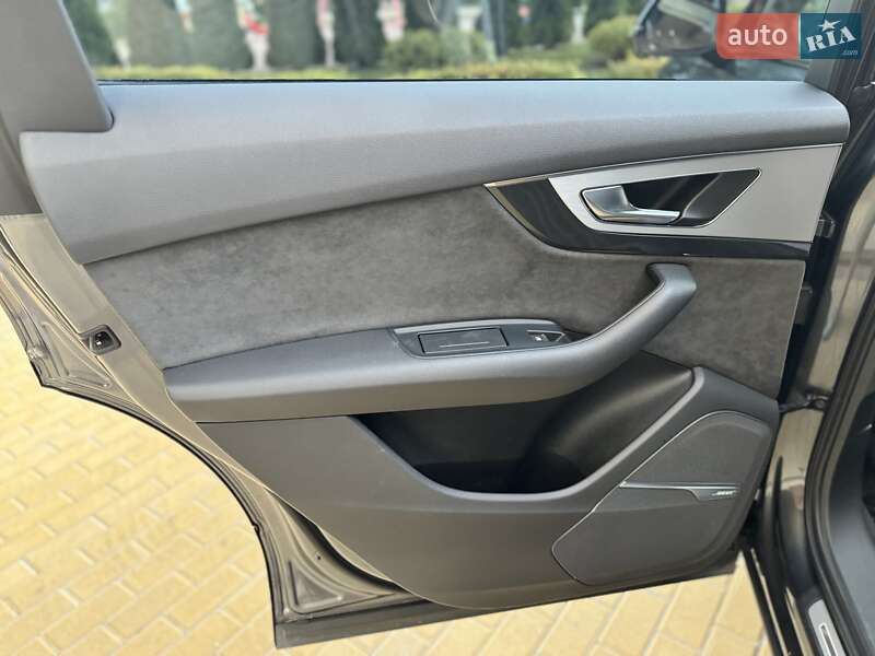 Позашляховик / Кросовер Audi Q7 2019 в Києві фото 39 Позашляховик / Кросовер Audi Q7 2019 в Києві