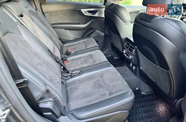 Позашляховик / Кросовер Audi Q7 2019 в 