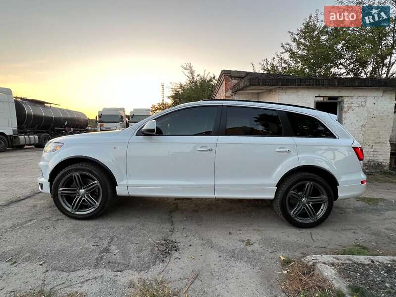 Позашляховик / Кросовер Audi Q7 2013 в Дніпрі
