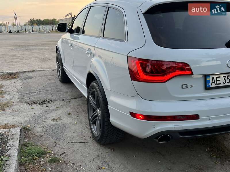 Позашляховик / Кросовер Audi Q7 2013 в Дніпрі