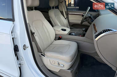 Внедорожник / Кроссовер Audi Q7 2014 в 