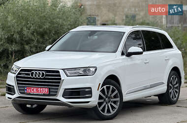 Внедорожник / Кроссовер Audi Q7 2017 в 