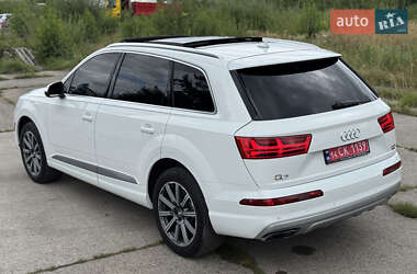 Внедорожник / Кроссовер Audi Q7 2017 в 