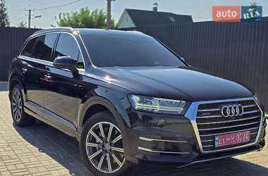 Позашляховик / Кросовер Audi Q7 2015 в 