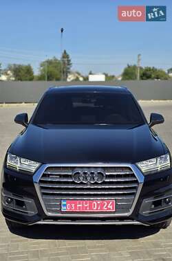 Позашляховик / Кросовер Audi Q7 2015 в 