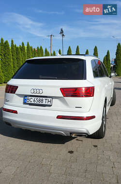 Позашляховик / Кросовер Audi Q7 2017 в 