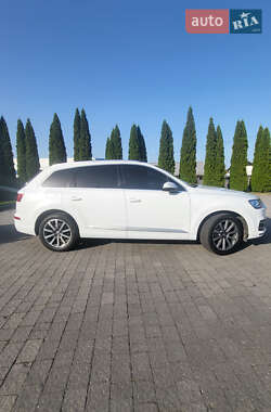 Позашляховик / Кросовер Audi Q7 2017 в 