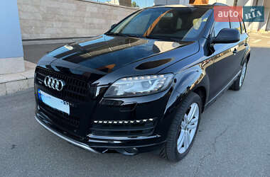 Внедорожник / Кроссовер Audi Q7 2015 в 
