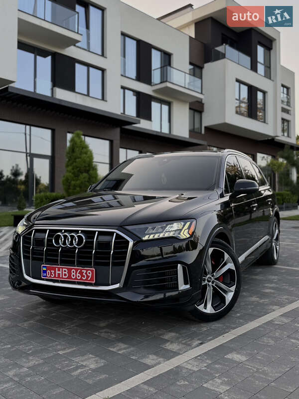 Позашляховик / Кросовер Audi Q7 2020 в 