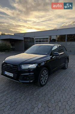Позашляховик / Кросовер Audi Q7 2016 в 