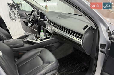Позашляховик / Кросовер Audi Q7 2018 в 
