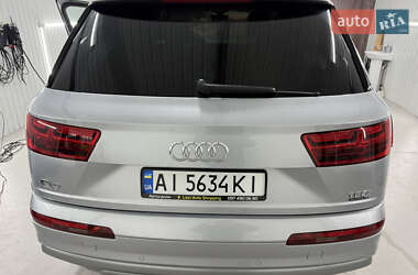 Позашляховик / Кросовер Audi Q7 2018 в 