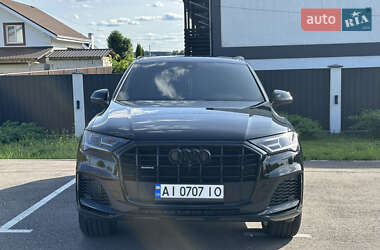 Позашляховик / Кросовер Audi Q7 2021 в 