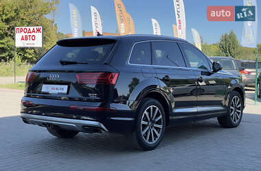 Внедорожник / Кроссовер Audi Q7 2015 в 