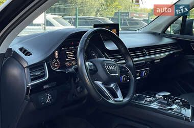 Внедорожник / Кроссовер Audi Q7 2015 в 