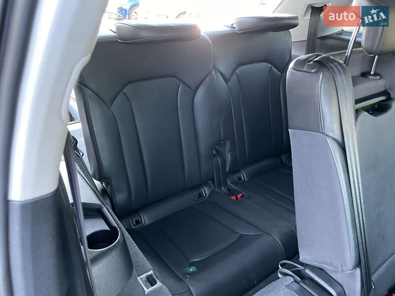 Внедорожник / Кроссовер Audi Q7 2015 в Бердичеве