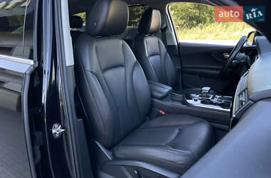 Внедорожник / Кроссовер Audi Q7 2015 в 
